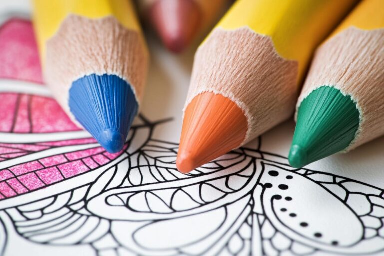 Swimming Pool Coloring Pages : Dive into Creative Fun